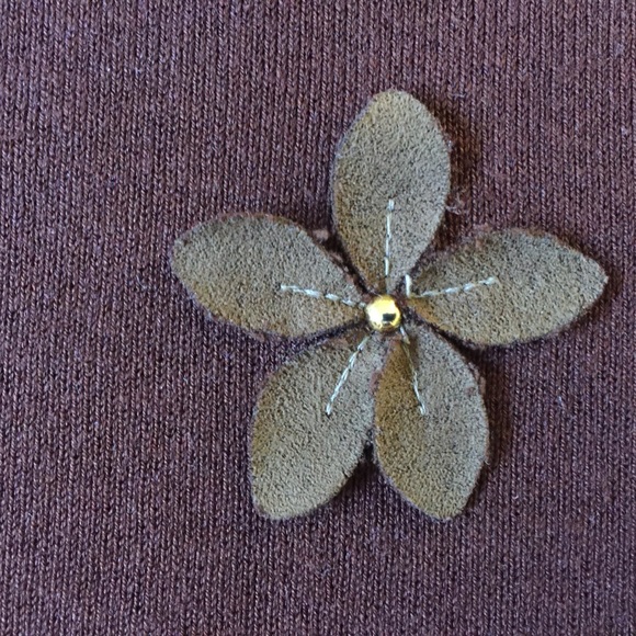 Fabulous Flowers Adorn You! - Picture 5 of 7